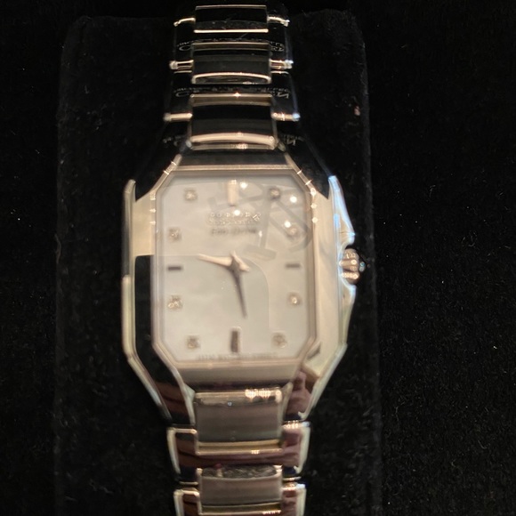 100% Authentic Citizen Silver Watch - Picture 3 of 4